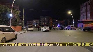 İstanbul'da kanlı seçim kavgası: Yeni muhtar eski muhtarı bıçakladı, silahlı çatışma çıktı, yoldan geçen kişi can verdi