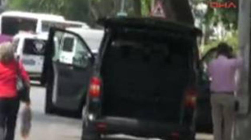 Bağdat Caddesi&rsquo;nde ş&uuml;pheli ara&ccedil; paniği!