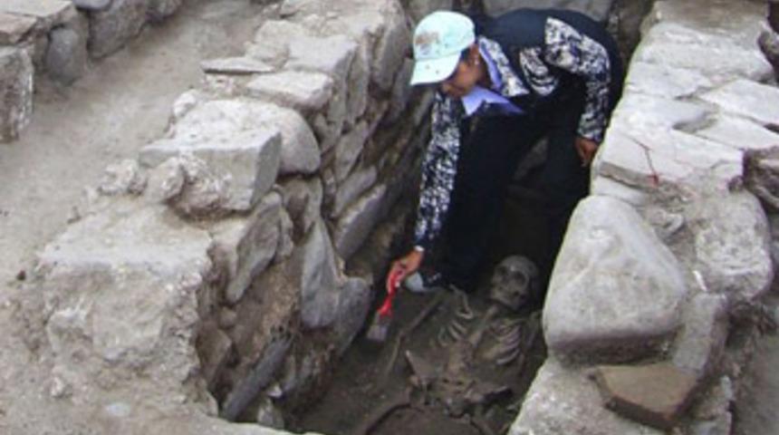 &lsquo;Vampir&rsquo; iskeletleri bulundu!