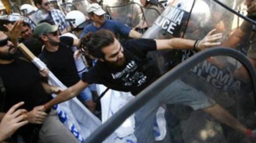 Bah&ccedil;eli'ye Selanik'te protesto!