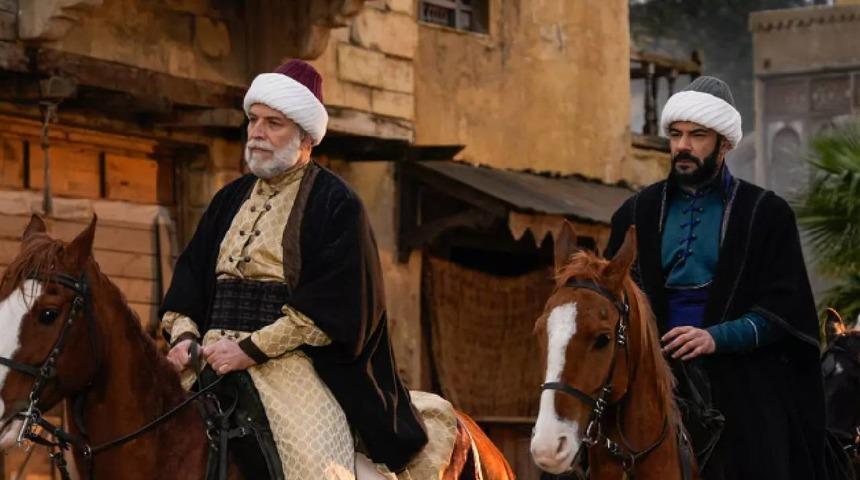 TRT'nin ünlü dizisinin setinde yangın çıktı! Platonun bir kısmı küle döndü