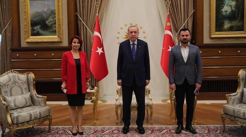 Kendisi İzmir’de, kocası da Isparta’da seçimi kaybetti