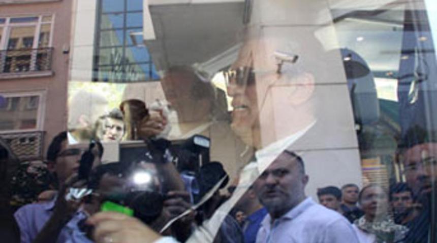 Mesut Yılmaz'ın anne acısı