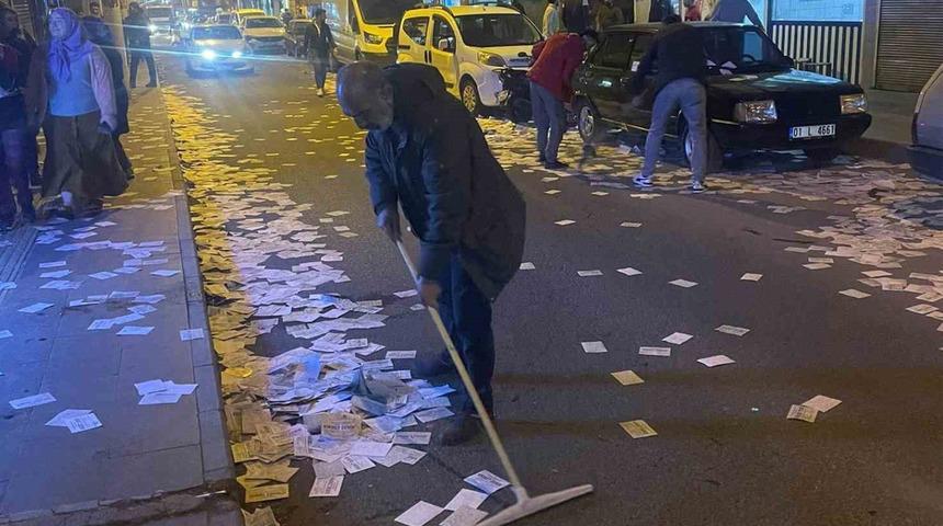 Yeni muhtarın ilk icraatı! Sokakları böyle temizledi