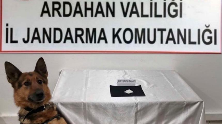 Kargo ile uyuşturucu teminine suçüstü! 3 kişi yakalandı