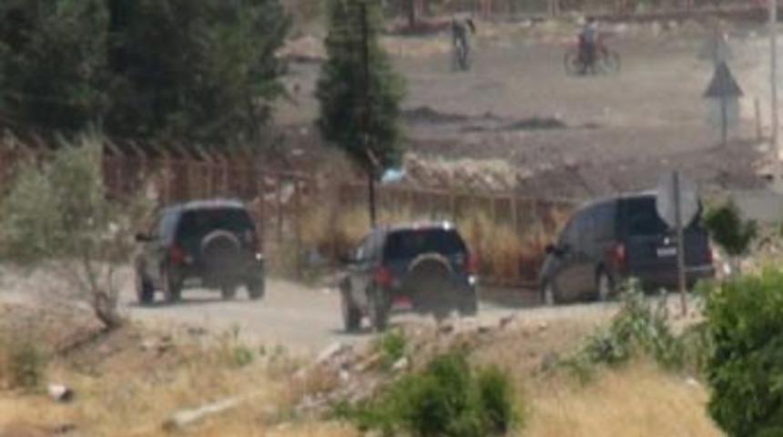 Generaller Suriye sınırında