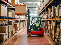 Forklift operatörü nedir, ne iş yapar? Forklift operatörü nasıl olunur? Forklift operatörü maaşları