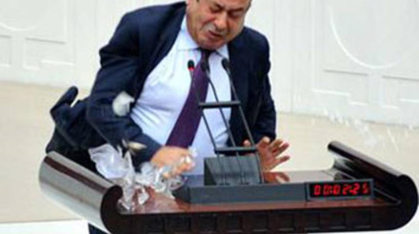 Bardak, Kaplan'a pahalıya mal oldu