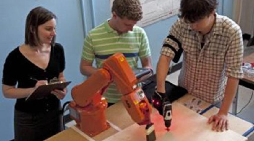 Robotlar insanlarla uyum i&ccedil;inde &ccedil;alışacak!