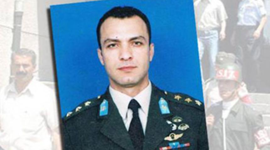 Yüzbaşının kayan hayatı