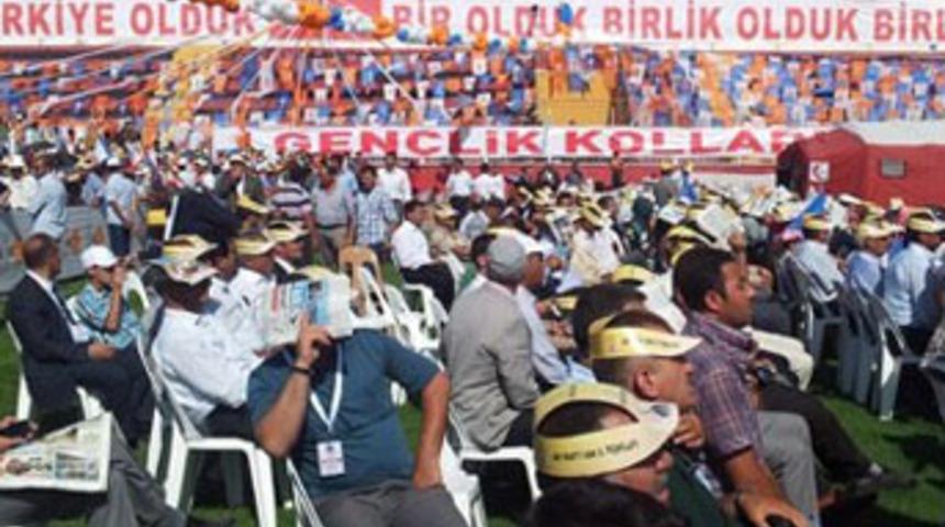 Hasarlı diye kapatılan statta il kongresi