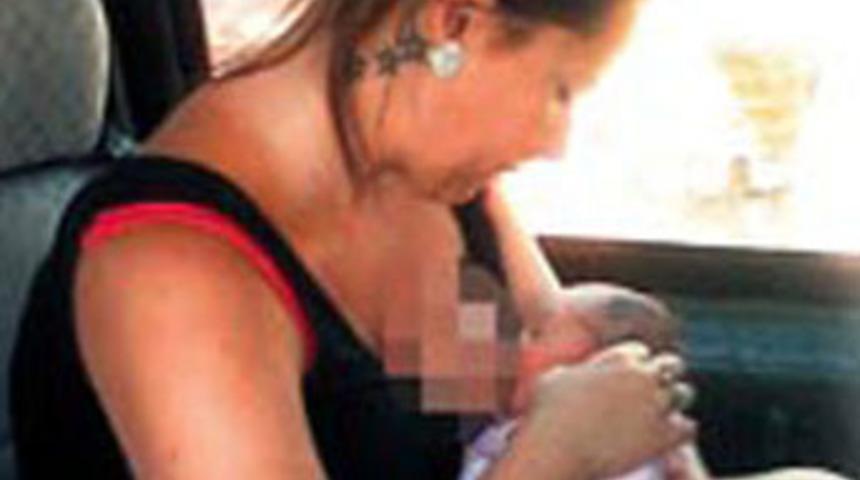 Yolda buldu, emzirdi