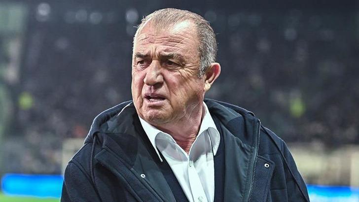 Fatih Terim aldığı mağlubiyet sonrası Yunanistan'da yerden yere vuruldu! "Anlaşılmaz karar" G3