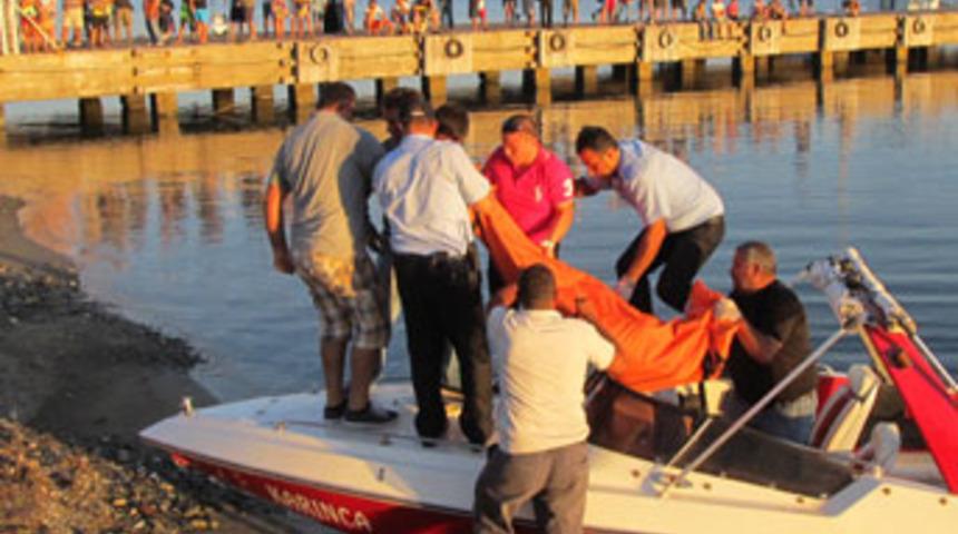 Edremit'te s&uuml;rat teknesi faciası: 1 &ouml;l&uuml;