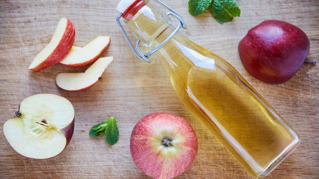 Elma sirkesinin faydaları nelerdir? Elma sirkesi hangi hastalıklara iyi gelir, elma sirkesi tıkalı damarları açar mı?