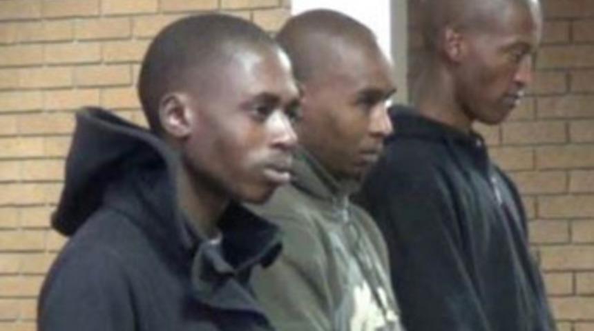 Tüm aileyi vahşice katlettiler