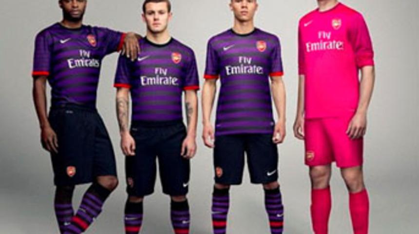 Arsenal&rsquo;in S&uuml;rpriz Forması FIFA 13&prime;te!