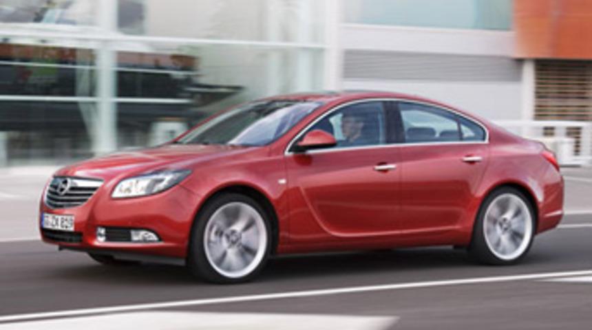 Bu Insignia dolu depoyla 1600 km yapıyor!