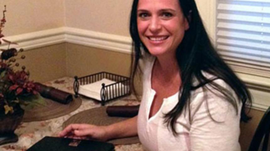 Bebek emzirdi, porno siteye d&uuml;şt&uuml;!