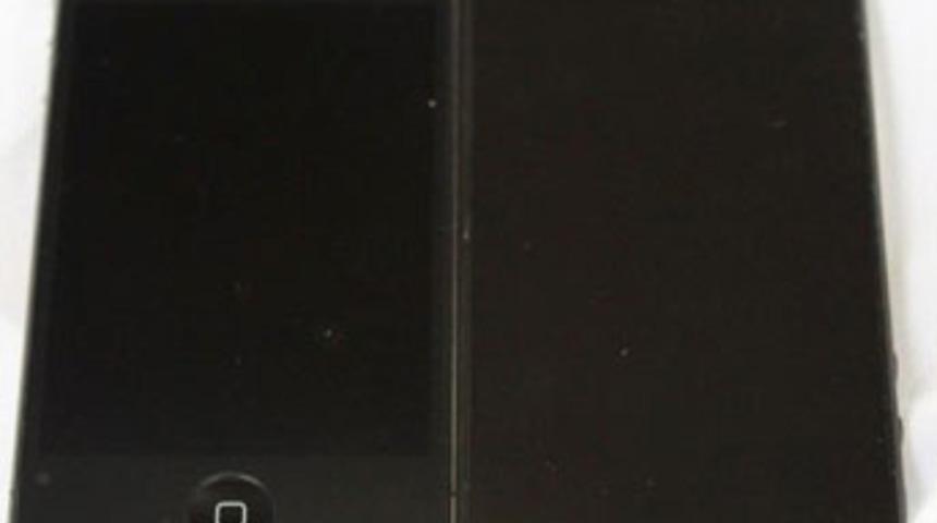 iPhone 5 ve iPhone 4S yanyana!