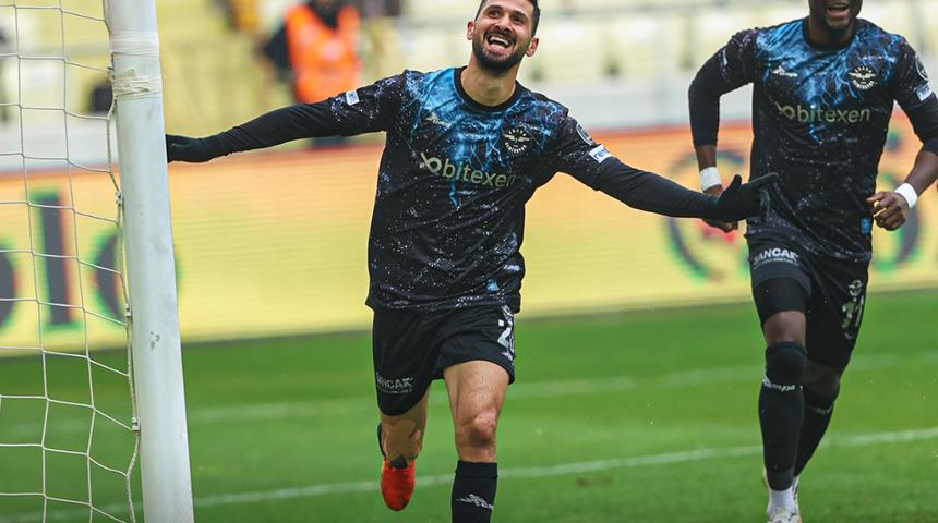 Trabzonspor, eski Galatasaraylı Emre Akbaba'yı transfer etmek üzere!