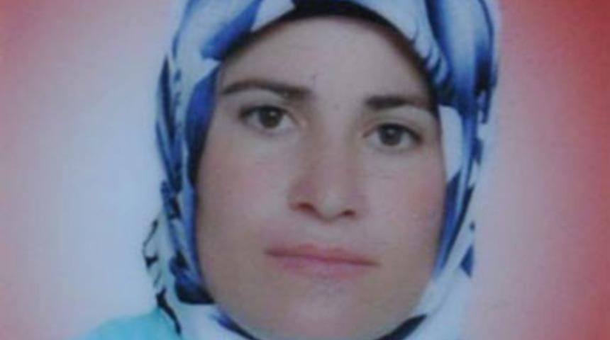 Ayrı yaşadığı eşini ve arkadaşını &ouml;ld&uuml;rd&uuml;!