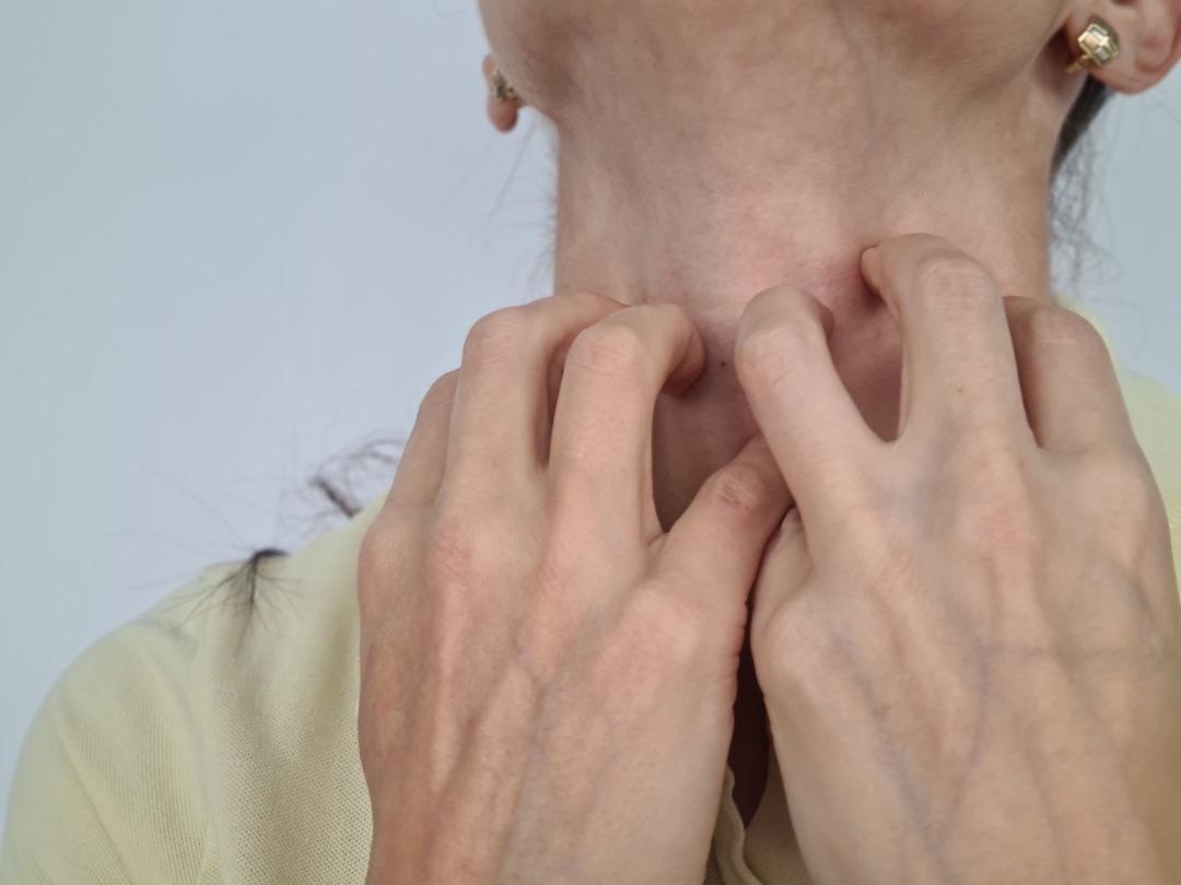 Geceleri artan kaşıntılarınız varsa bu hastalığa dikkat! D&uuml;nyada 300 milyon kişiyi etkisi altına alıyor