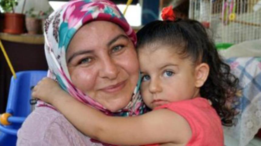 Kızının ikizini dört yıl sonra doğuracak!