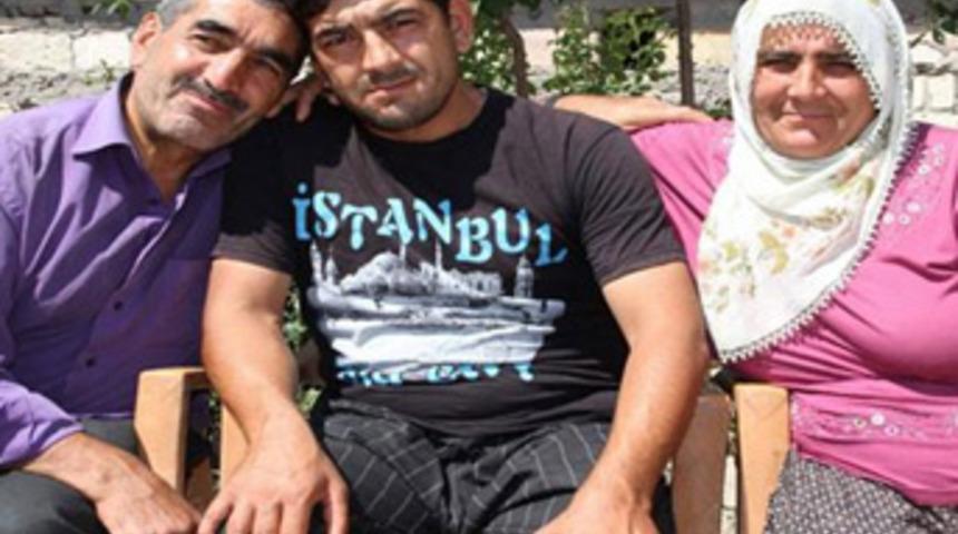 Kaybettiği oğluna 15 yıl sonra kavuştu!