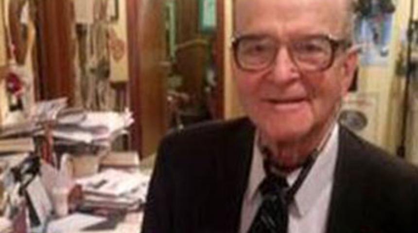 Hastalarına 57 senedir 9 TL'ye bakıyor