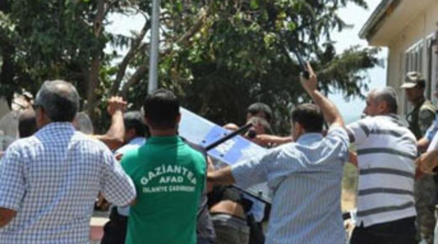 Suriyelilerin bulunduğu kampta isyan!