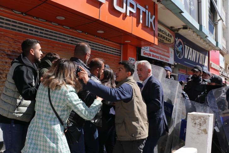 Van'da belediye başkanlığı DEM'den AK Parti'ye geçti! İl Seçim Kurulu kararı sonrası ortalık karıştı G3
