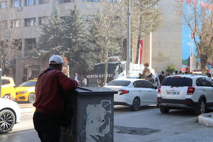 Van'da belediye başkanlığı DEM'den AK Parti'ye geçti! İl Seçim Kurulu kararı sonrası ortalık karıştı G4