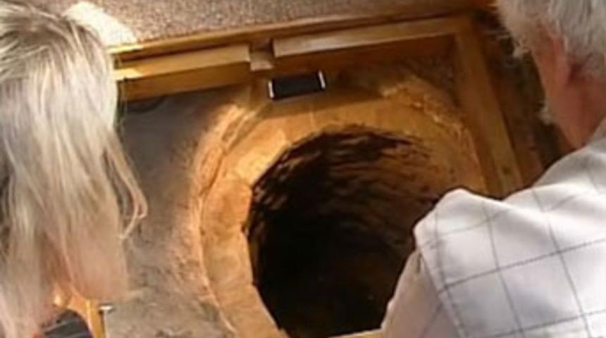 Koltuk altından tarihi tünel çıktı