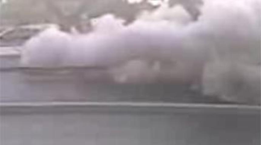 Metrobüs manevra yolu çöktü!