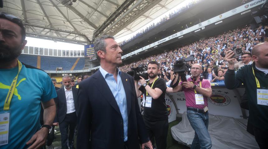 Fenerbahçe'de tarihe geçen genel kurul sona erdi! Kongre üyeleri yönetime tam yetki verdi! 4 madde konusunda yönetim ne derse o olacak...