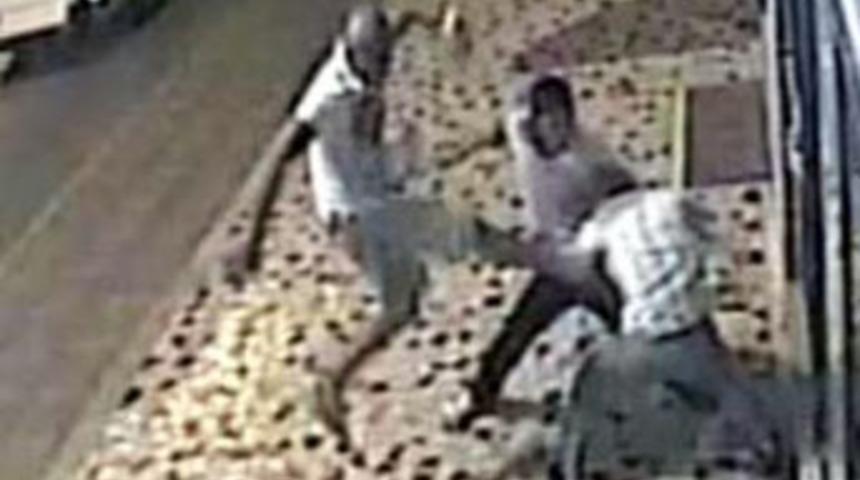 Dehşet anları g&uuml;venlik kamerasında