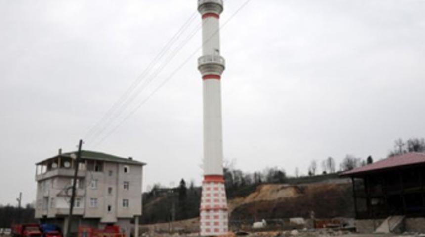 Minare var, cami yok!