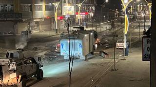 Van'da seçim gerginliği devam ediyor! Ateş yakıp yolları kapattılar: Olaylar diğer illere de sıçradı