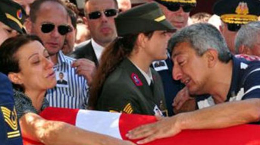 Şehit cenazesinde gerginlik