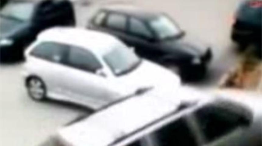 Kadınlar buraya park edemez!