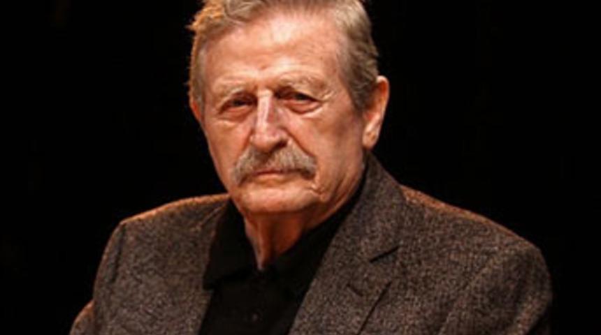 Müşfik Kenter yoğun bakımda