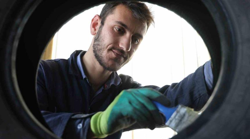 Yasak kalkınca vatandaşlar oto lastikçilerde yoğunluk oluşturdu