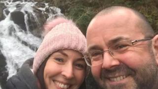 Kocasıyla birlikte 13 yaşındaki kız çocuğuna tecavüz eden müdür yardımcısı yakalandı! Ömür boyu öğretmenlikten men edildi