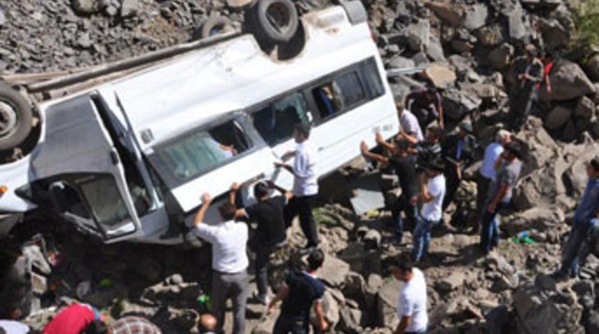 10 şehit verilen kazada ağlatan son istek