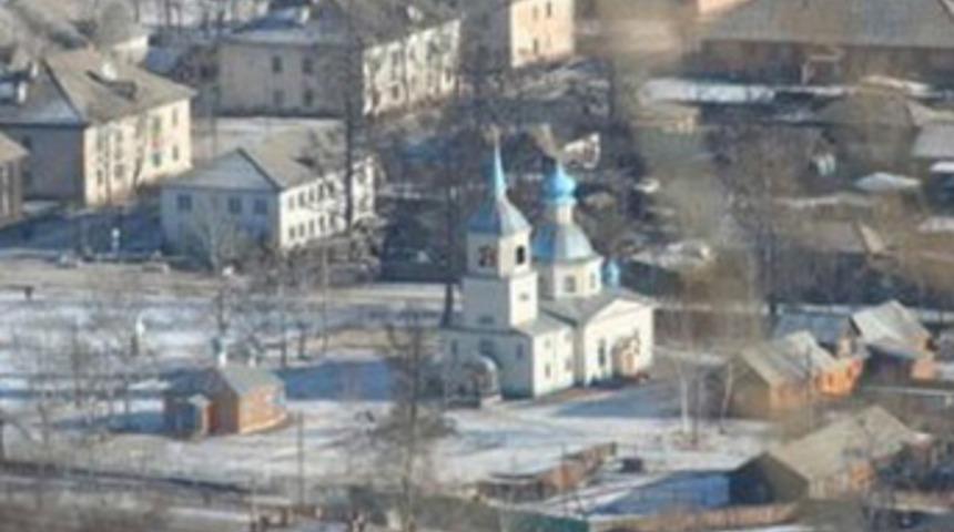 Komşusunu s&uuml;tyeniyle boğdu