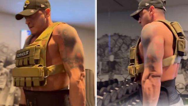 Mesut Özil işi bu kez biraz abarttı! Kaldırdığı ağırlığı görenler hayretler içinde kaldı