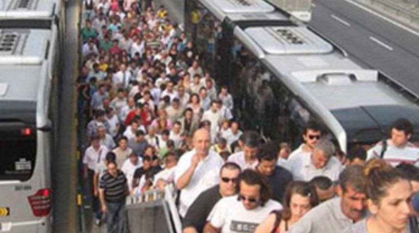 Uzun metrob&uuml;s kuyruğuna son!