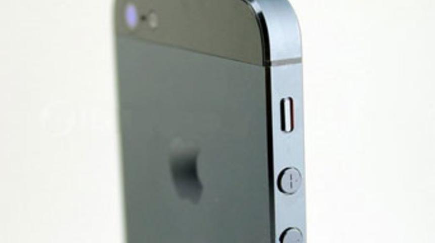Apple fabrikasından &ccedil;ıkan iPhone 5