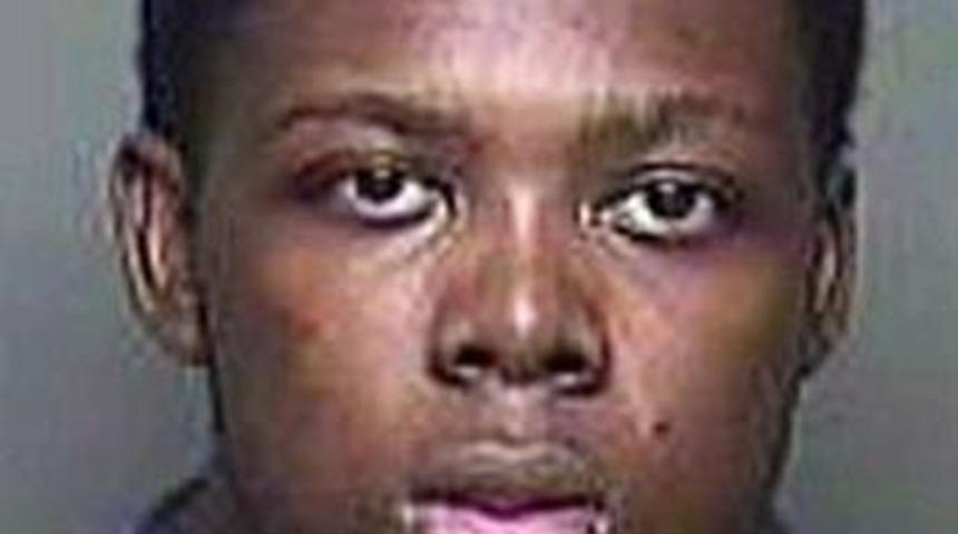 Babaanneye tecav&uuml;z&uuml; babası engelledi!